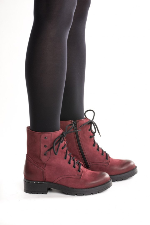 Botki damskie Stella 4032 bordo-16, bordo-17 nubukowa skóra ozdobne ćwieki zamek w cholewce Botki damskie Stella 4032 bordo-16, bordo-17 nubukowa skóra ozdobne ćwieki zamek w cholewce