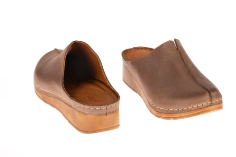Klapki damskie Stella 922 cappucino-12 skóra nubukowa bez wycięć Klapki damskie Stella 922 cappucino-12 skóra nubukowa bez wycięć